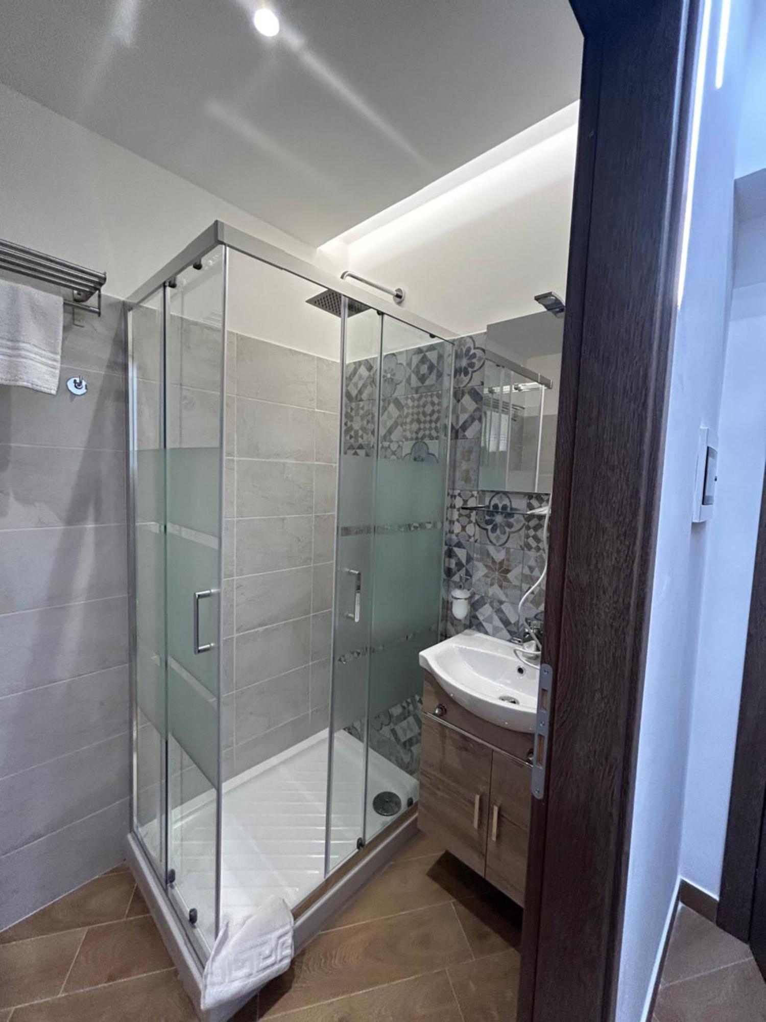 Grimaldi Comfort Guest House Екстериор снимка